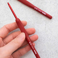 Tulip Etimo Red Crochet Hook